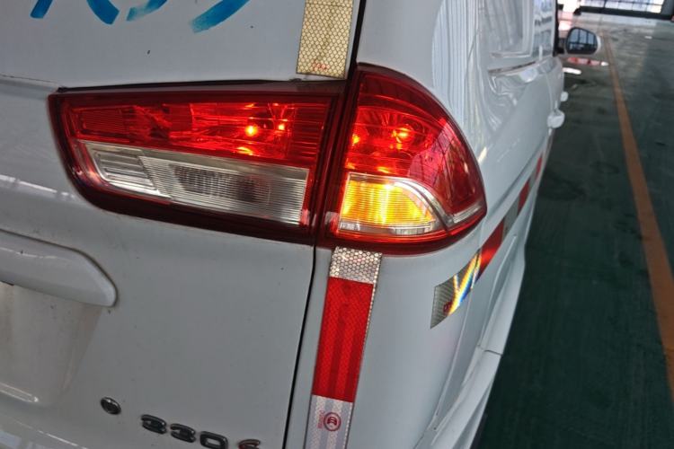 Used Dongfeng Fengon 330 2019 1.5L 330S Manual Luxury Van China VI Standard Right Rear Taillight