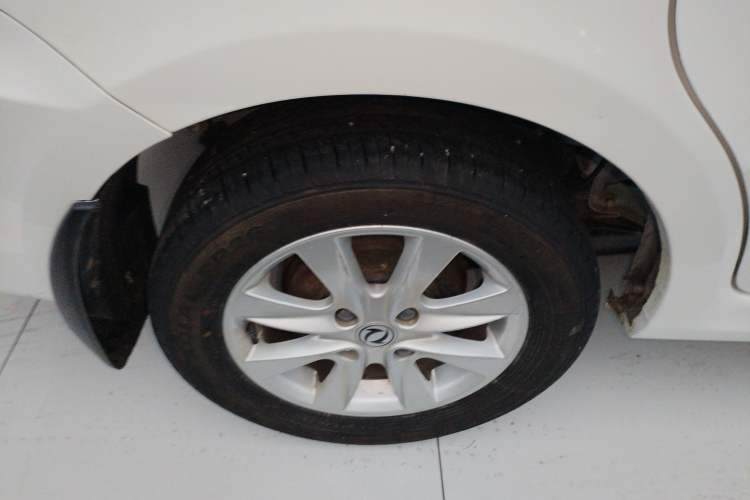 Used Dongfeng Fengon 330 2019 1.5L 330S Manual Comfort Version China VI Standard Right Rear Wheel Hub