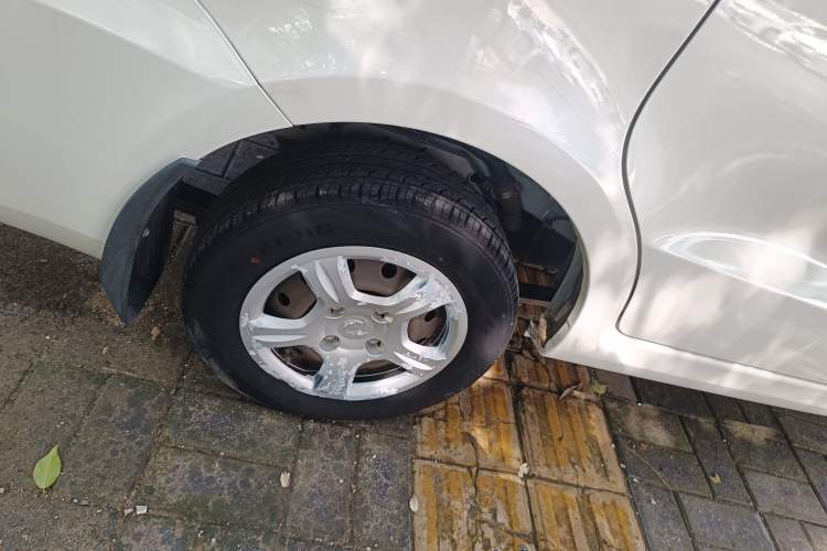 Used Dongfeng Fengon 330 2019 1.5L Manual Utility Grade I China VI Right Rear Wheel Hub