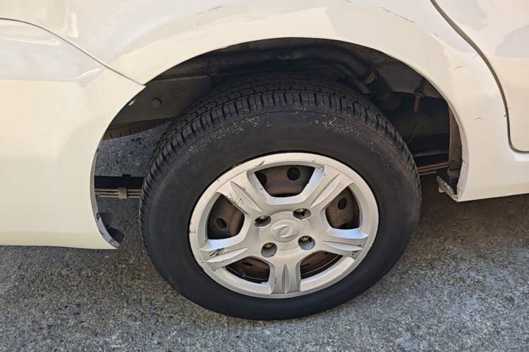 Used Dongfeng Fengon 330 2019 1.5L Manual Utility Grade I China VI Right Rear Wheel Hub