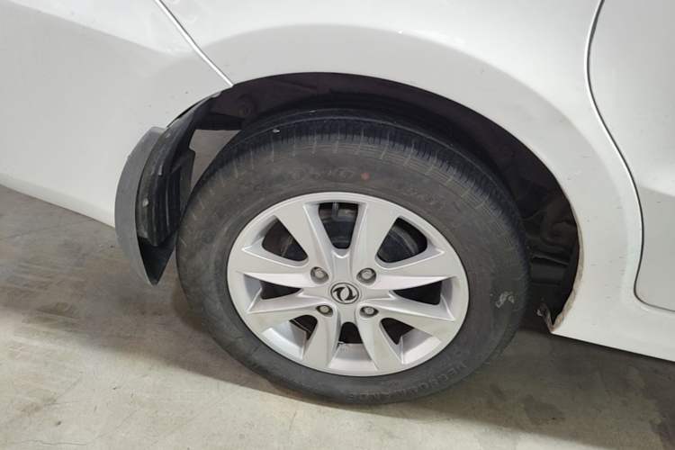 Used Dongfeng Fengon 330 2019 1.5L Manual Utility Grade I China VI Right Rear Wheel Hub