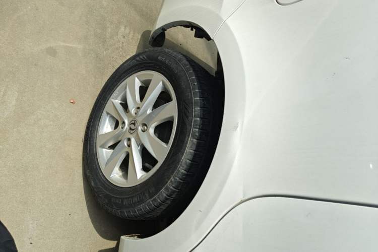 Used Dongfeng Fengon 330 2019 1.5L Manual Practical II China VI Right Rear Wheel Hub