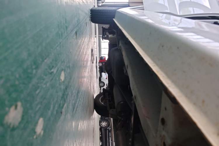 Used Dongfeng Fengon 330 2019 1.5L 330S Manual Luxury Van China VI Standard Right Side Sill