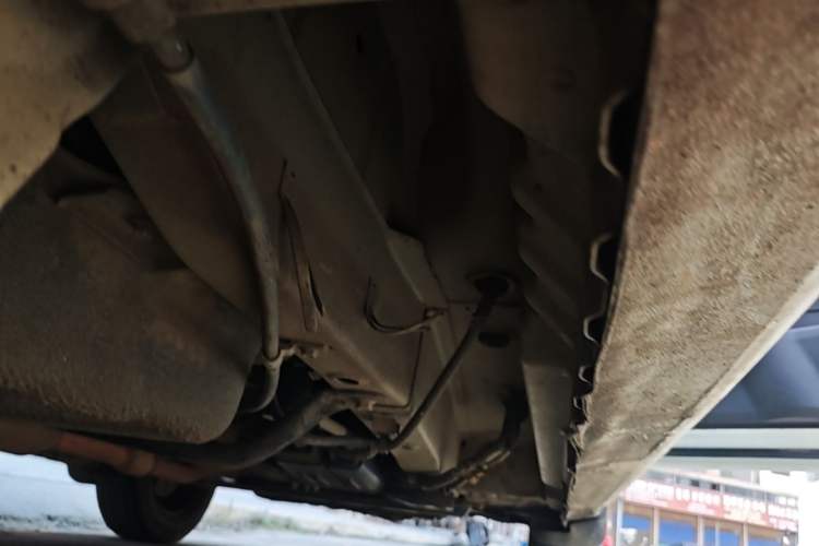 Used Dongfeng Fengon 330 2019 1.5L Manual Utility Grade I China VI Right Side Sill