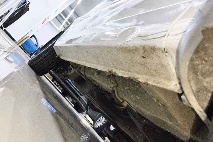 Used Dongfeng Fengon 330 2019 1.5L 330S Manual Comfort Version China VI Standard Right Side Sill