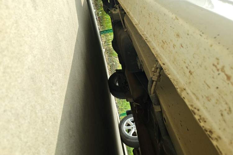Used Dongfeng Fengon 330 2019 1.5L Manual Practical II China VI Right Side Sill