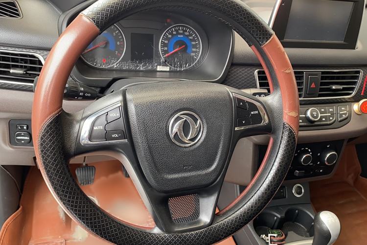 Used Dongfeng Fengon 330 2019 1.5L 330S Manual Comfort Version China VI Standard Steering Wheel