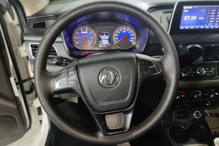 Used Dongfeng Fengon 330 2019 1.5L 330S Manual Comfort Version China VI Standard Steering Wheel