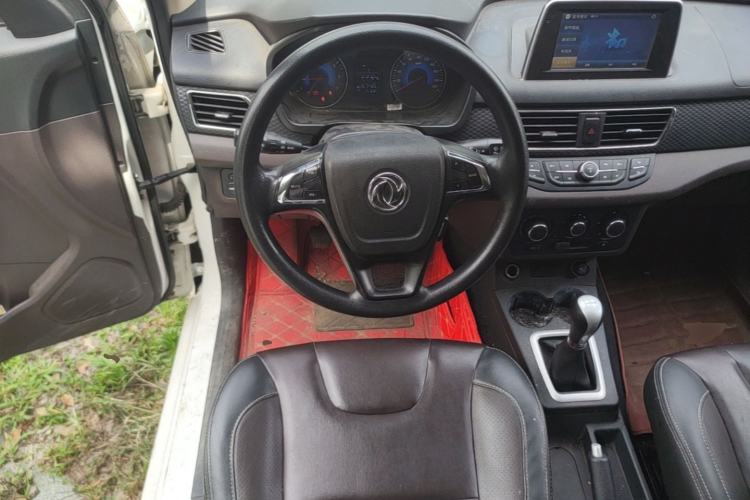 Used Dongfeng Fengon 330 2019 1.5L 330S Manual Comfort Version China VI Standard Steering Wheel