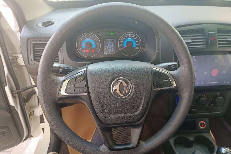 Used Dongfeng Fengon 330 2019 1.5L Manual Utility Grade I China VI Steering Wheel