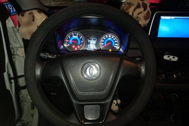 Used Dongfeng Fengon 330 2019 1.5L 330S Manual Luxury Van China VI Standard Steering Wheel