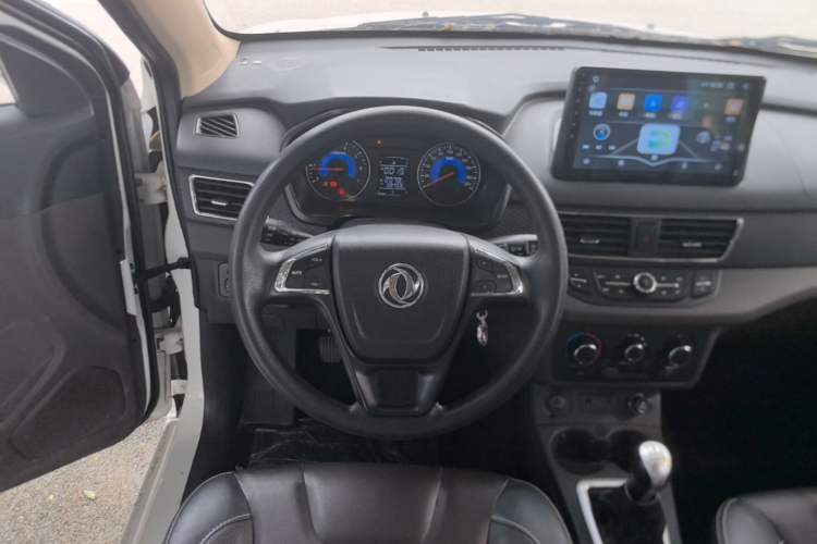 Used Dongfeng Fengon 330 2019 1.5L 330S Manual Comfort Version China VI Standard Steering Wheel