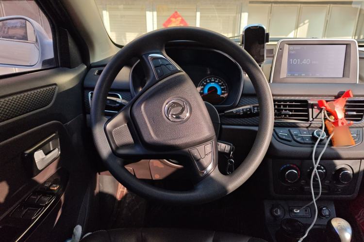Used Dongfeng Fengon 330 2019 1.5L 330S Manual Comfort Version China VI Standard Steering Wheel