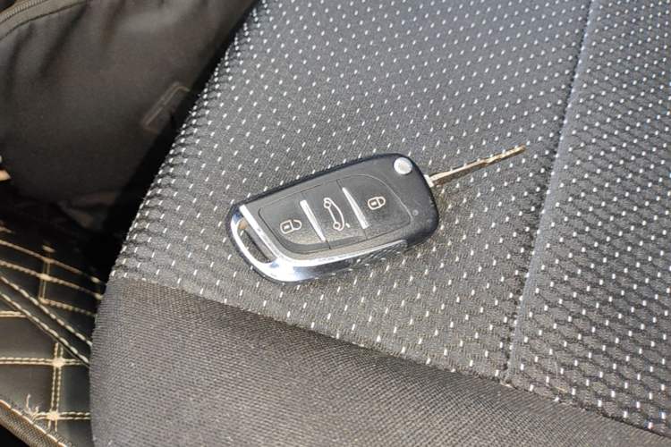 Used Dongfeng Fengon 330 2019 1.5L Manual Practical II China VI Vehicle Key