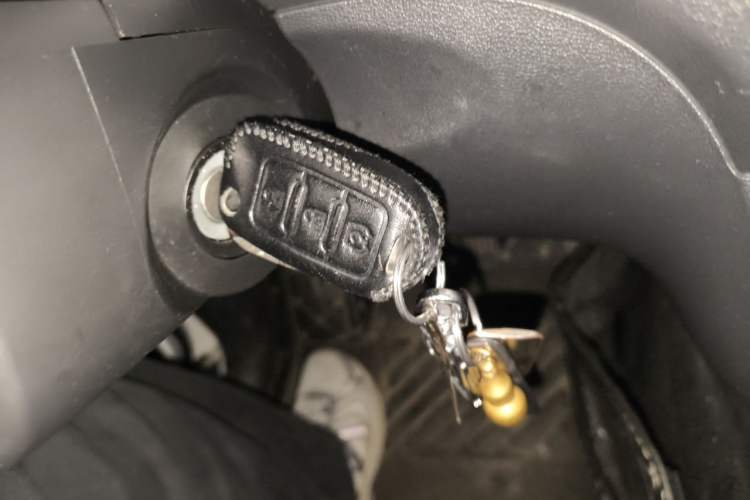 Used Dongfeng Fengon 330 2019 1.5L Manual Practical II China VI Vehicle Key