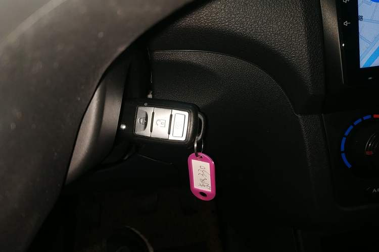 Used Dongfeng Fengon 330 2019 1.5L Manual Practical II China VI Vehicle Key
