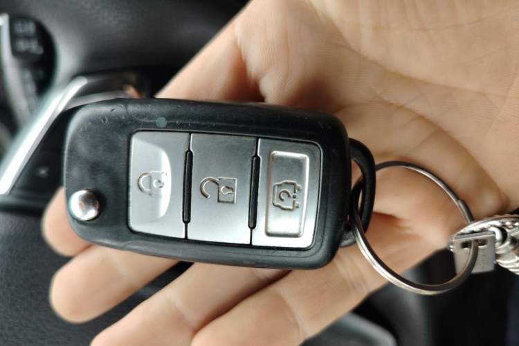 Used Dongfeng Fengon 330 2019 1.5L 330S Manual Comfort Version China VI Standard Vehicle Key