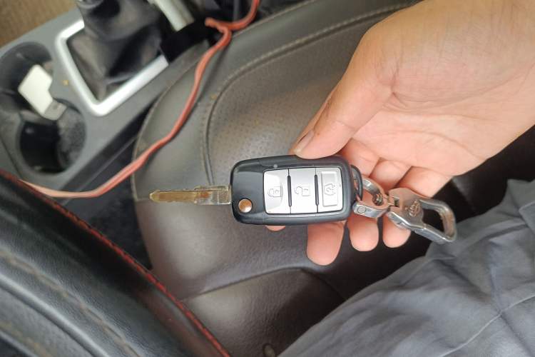 Used Dongfeng Fengon 330 2019 1.5L 330S Manual Comfort Version China VI Standard Vehicle Key