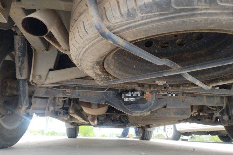 Used Dongfeng Fengon 330  Chassis Rear