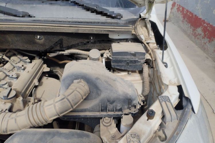 Used Dongfeng Fengon 330  Engine Bay Left