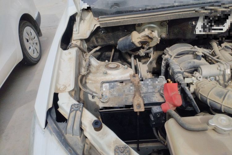 Used Dongfeng Fengon 330  Engine Bay Right