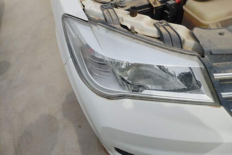 Used Dongfeng Fengon 330  Right Front Headlight