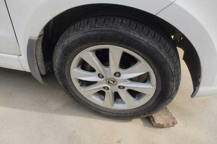 Used Dongfeng Fengon 330  Right Front Wheel Hub