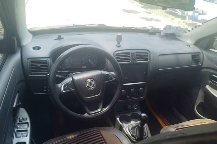 Used Dongfeng Fengon 330 2022 1.5L Manual Luxury Edition China VI Standard Center Console