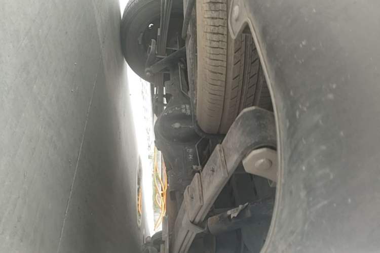 Used Dongfeng Fengon 330 2022 1.5L Manual Luxury Edition China VI Standard Chassis Rear