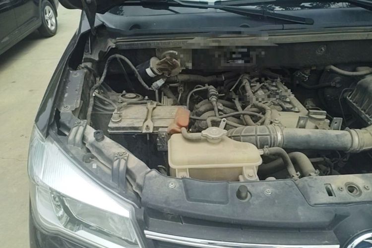 Used Dongfeng Fengon 330 2022 1.5L Manual Luxury Edition China VI Standard Engine Bay Right