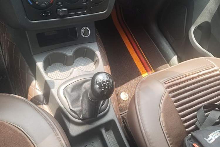 Used Dongfeng Fengon 330 2022 1.5L Manual Luxury Edition China VI Standard Gear Lever