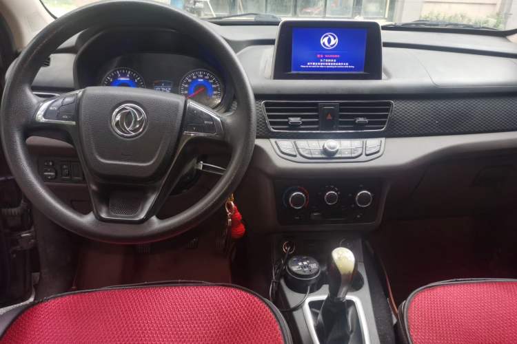 Used Dongfeng Fengon 330 2022 1.5L Manual Luxury Edition China VI Standard Center Console