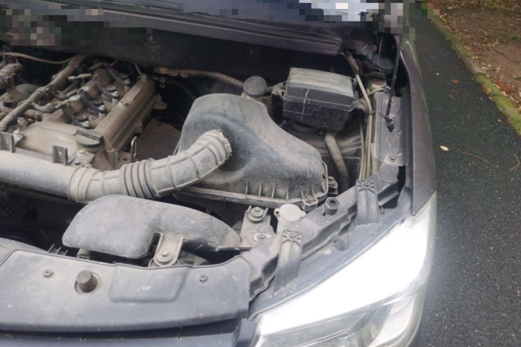 Used Dongfeng Fengon 330 2022 1.5L Manual Luxury Edition China VI Standard Engine Bay Left
