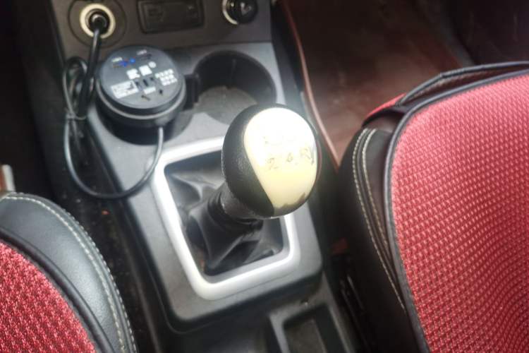 Used Dongfeng Fengon 330 2022 1.5L Manual Luxury Edition China VI Standard Gear Lever