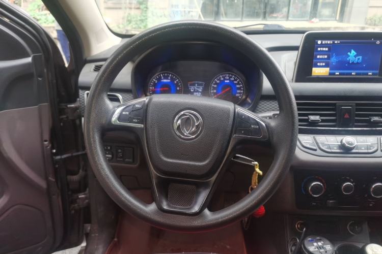 Used Dongfeng Fengon 330 2022 1.5L Manual Luxury Edition China VI Standard Steering Wheel