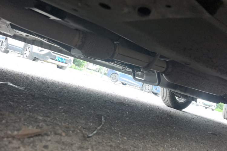 Used Dongfeng Fengon 330 2022 1.5L 330S Manual Supreme Edition China VI Standard Chassis Front Left