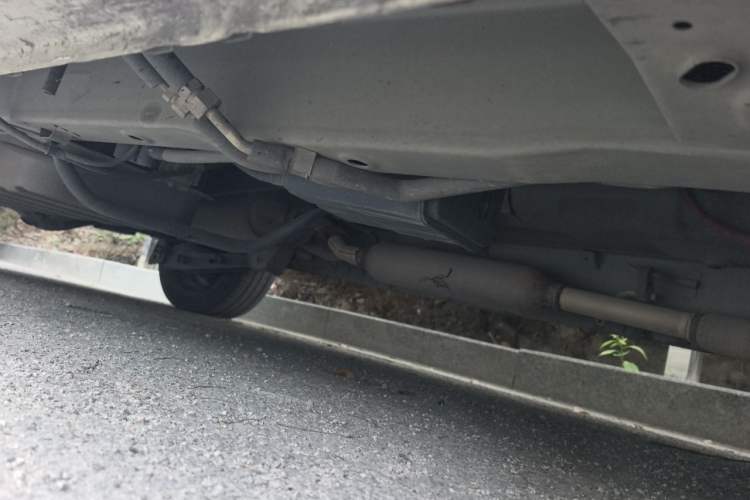 Used Dongfeng Fengon 330 2022 1.5L 330S Manual Supreme Edition China VI Standard Chassis Front Right