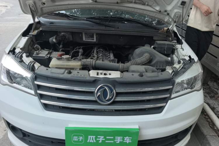 Used Dongfeng Fengon 330 2022 1.5L 330S Manual Supreme Edition China VI Standard Engine Bay
