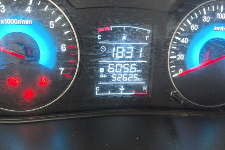 Used Dongfeng Fengon 330 2022 1.5L 330S Manual Supreme Edition China VI Standard Odometer Close Up