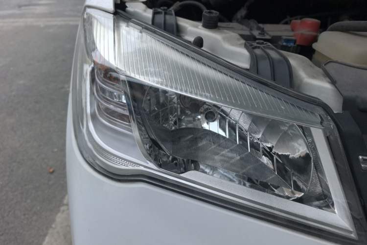 Used Dongfeng Fengon 330 2022 1.5L 330S Manual Supreme Edition China VI Standard Right Front Headlight