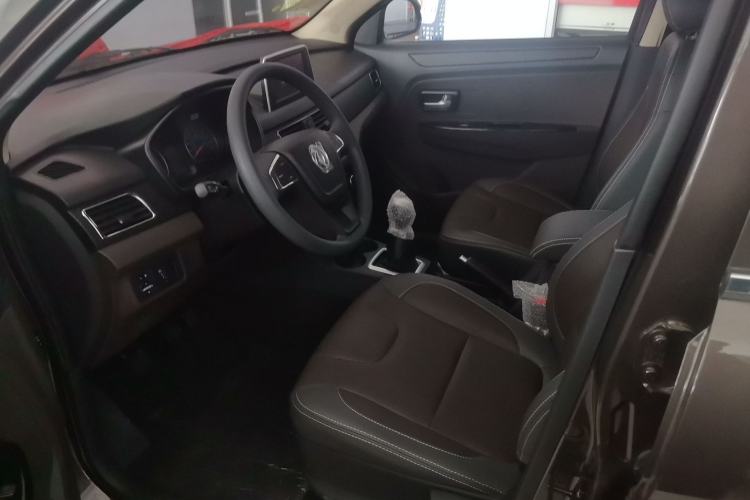 Used Dongfeng Fengon 330 2023 1.5L 330S Manual Comfort Version China VI Standard Interior 2