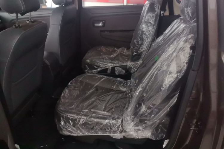 Used Dongfeng Fengon 330 2023 1.5L 330S Manual Comfort Version China VI Standard Interior 3