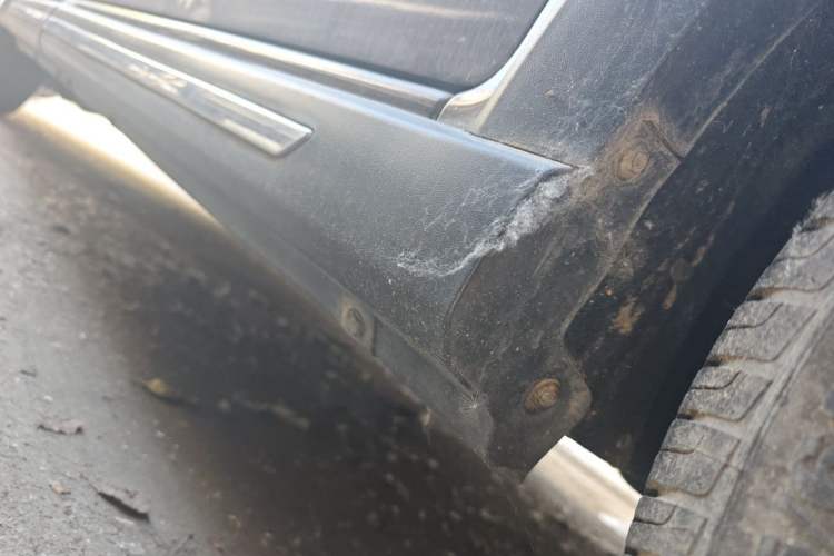 Used Dongfeng Fengon 350 2014 1.5L Manual Base Version Chassis Front Right