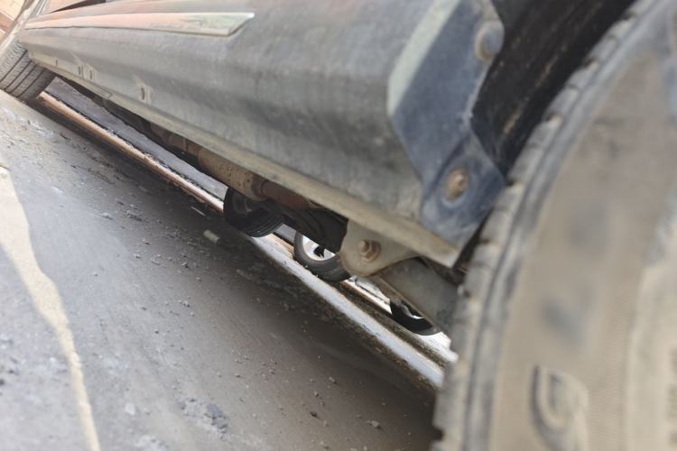 Used Dongfeng Fengon 350 2014 1.5L Manual Base Version Chassis Rear Left