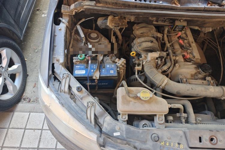 Used Dongfeng Fengon 350 2014 1.5L Manual Base Version Engine Bay Right