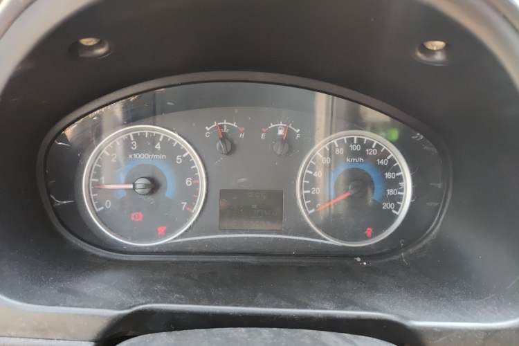 Used Dongfeng Fengon 350 2014 1.5L Manual Base Version Instrument Cluster