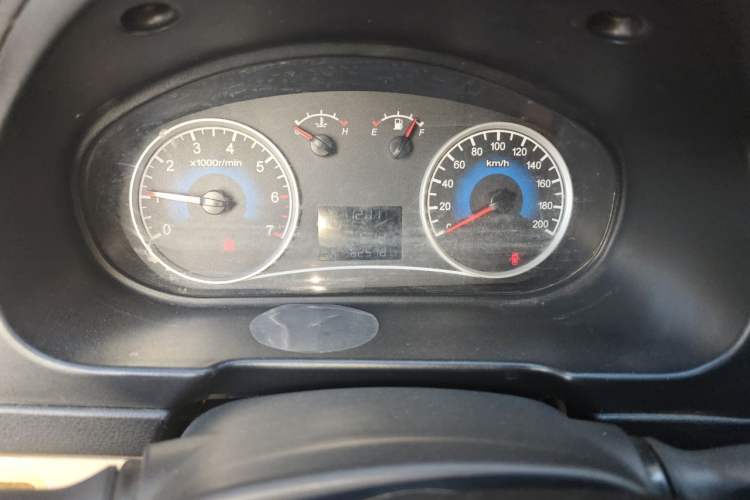 Used Dongfeng Fengon 350 2014 1.5L Manual Base Version Odometer Close Up