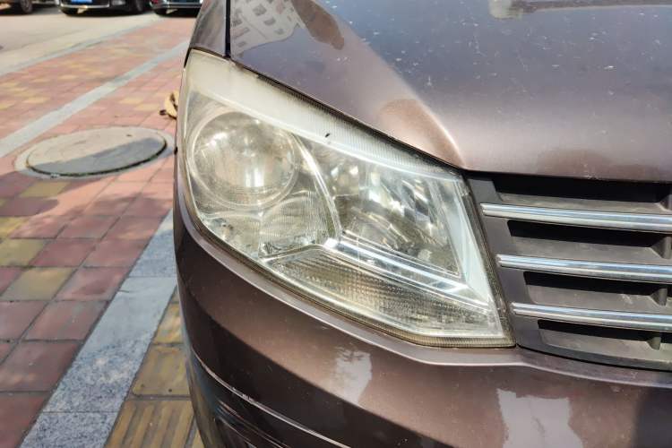 Used Dongfeng Fengon 350 2014 1.5L Manual Base Version Right Front Headlight