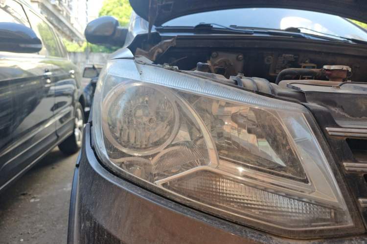 Used Dongfeng Fengon 350 2014 1.5L Manual Base Version Right Front Headlight