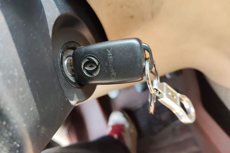 Used Dongfeng Fengon 350 2014 1.5L Manual Base Version Vehicle Key